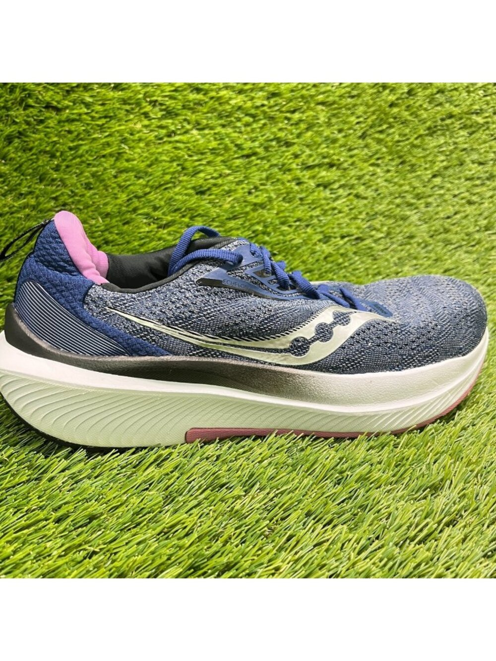 Saucony Echelon 9 Womens Size 9D Blue Gray White Athletic Running Shoes Sneakers